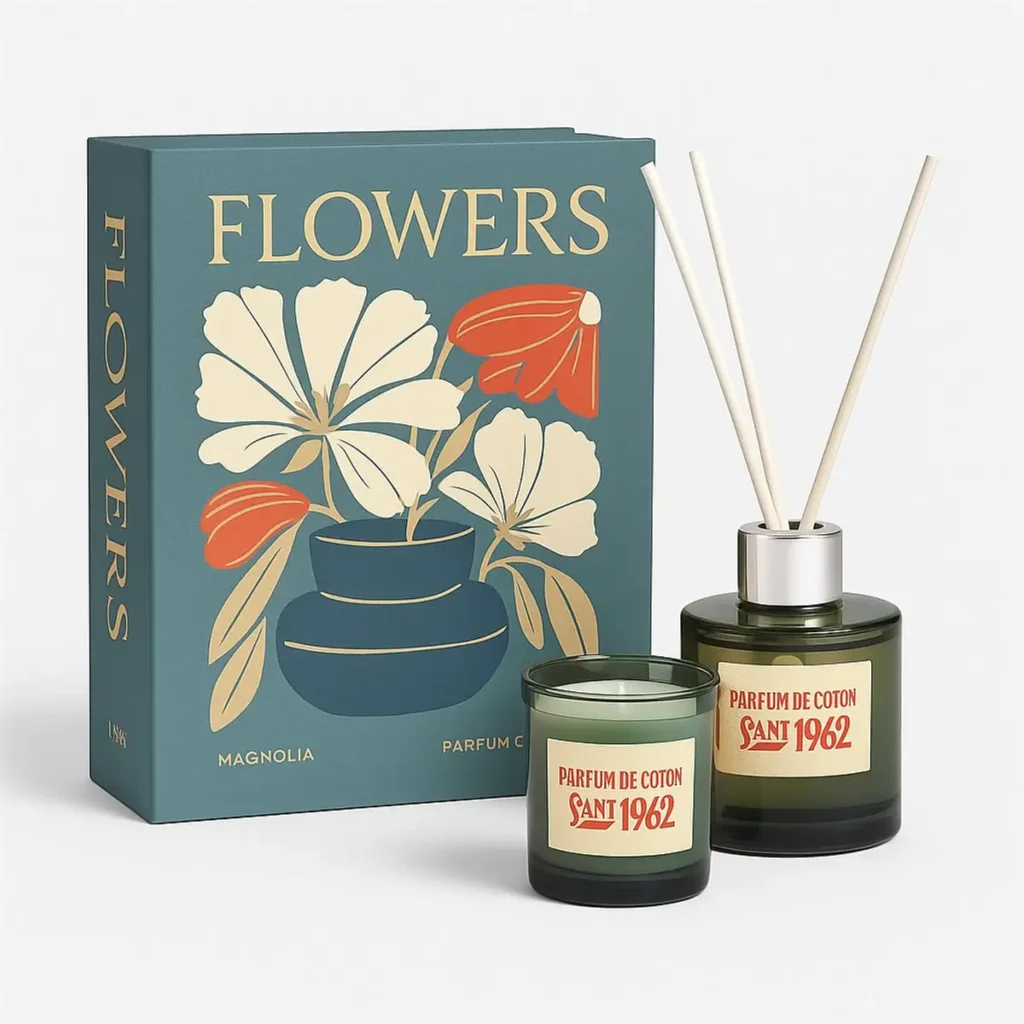 Luxe geurkaarsen giftbox in blauw boekontwerp met bloemenprint