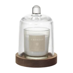 Luxe witte geurkaars met glazen stolp en houten onderzetter – WDMT design